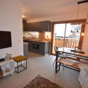Magnifique Appartement 4* Les Gets 48m² Proche Centre Balcons 6 Couchages Services Inclus - FR-1-623-20