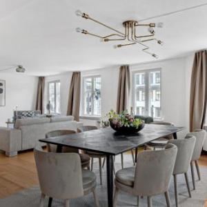 Regent 7 - Large 3 Bdr Apt with Balcony in City Centre