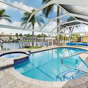 Waterfront Orchid - Dock Screened Pool & Lanai home