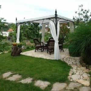 Apartments and Rooms Frane