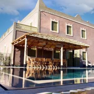 Spacious villa with pool in Marrakech 448 m² mountain view