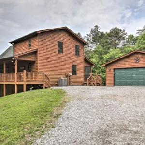 Beautiful Smoky Mountain Chalet with Game Room!