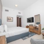 Fantastay Windsor 1 BR + Guest Suite w/Balcony Dubai 