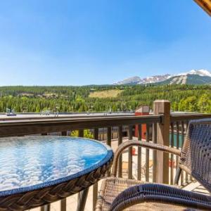 Breathtaking Views at Ski and Racquet Condo Free Shuttle and Sleeps 6