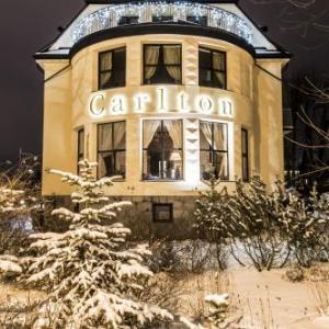 Willa Carlton