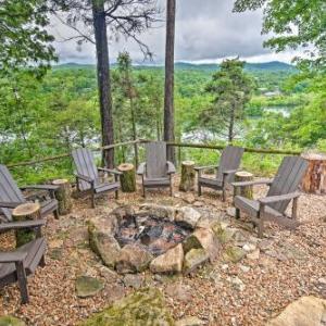 Airy Branson Retreat Hot Tub and Private Pool!