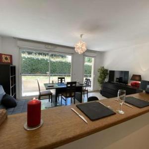 Appartement 3P avec Terrasse et Garage à 10min des Plages de Juan-les-Pins - FR-1-252-171