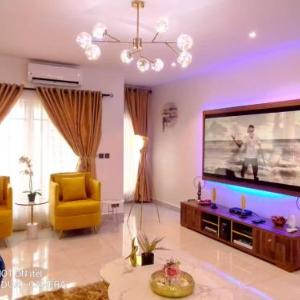Professionals Friendly with Work Station PS5 & near Beaches
