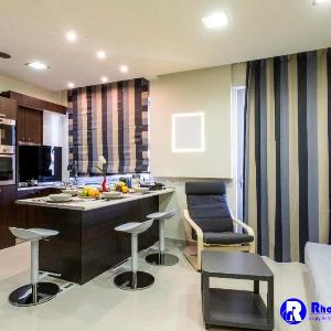 Rhodes Central Suite