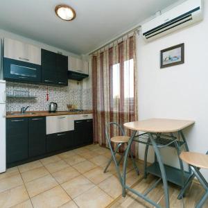 Studio apartment on buelvar 6 Druzhbi Narodov
