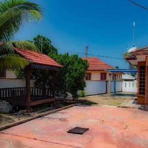 Beachland Guesthouse