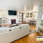 Charming 2 BR 1 BA with outdoor patio and grill close to downtown
