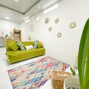 Casa de Bohemia - Beautiful 3BR House in Semarang