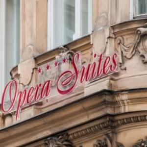 Pension Opera Suites I Self Check In I AC in all rooms