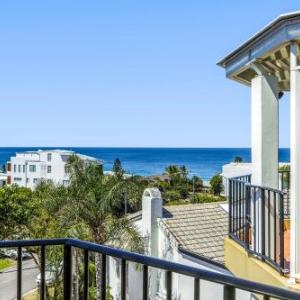 Cosy apartment with ocean views Sunshine Beach