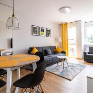Sunny Victus Apartment near the Sopot Pier by Noclegi Renters