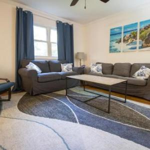 Private Single Family Home Close to Both Water and Downtown!
