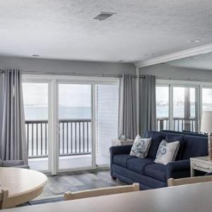 Beachside 213 with Pool Hot Tub and Private Deck overlooking East Bay