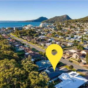The Bay House 48 Government Road Shoal Bay Ducted air conditioning 5 bedroom holiday home with Wi Fi Foxtel
