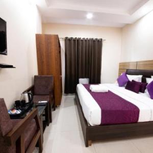 Perfect Stayz Dwarkesh - Near Railway station