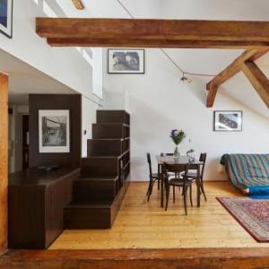 Prague Days - Open-plan Duplex with Corner Bath and Smart TV in Vinohrady