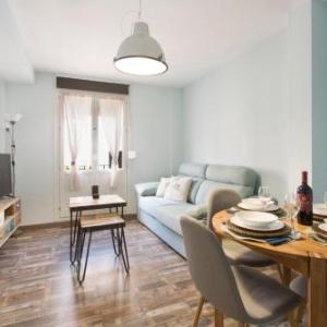 Sky is blue Granada with private parking included