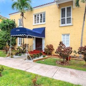 Cozy Apartment at Coral Gables free street parking