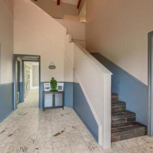 Hill Country Retreat BR 2230