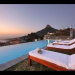 Camps Bay studio apartment - luxurious with stunning sea view 