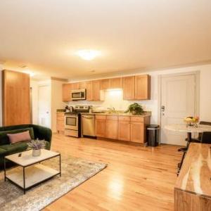 Viagem Bright 2BR with Balcony in Downtown Durham