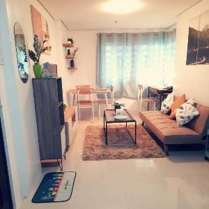 Greenwood Travel Lodge-A
2 BR Apartment