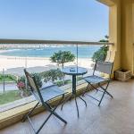 Welcoming 1 Bedroom Palm Jumeirah with sea View Dubai 