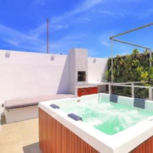 Beautiful penthouse w/ jacuzzi and BBQ in Ipanema