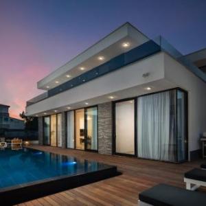 Luxury Villa Anchor