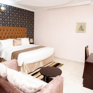 Sparklyn Hotel and Suites Lagos