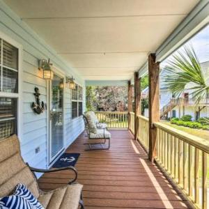 Bright Home with Patio and Yard Walk to Beach!