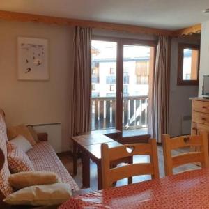 Confort aux Orres : appartement skis aux pieds sauna - FR-1-322-456