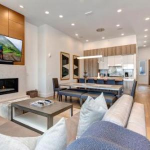 Luxe Apex Townhome - Ski-In Ski-Out - Heated Pool townhouse