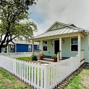 Rockport Charmer - Deck Grill Walk to Beach! home