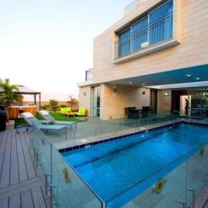 Country Villa - Ella Sun