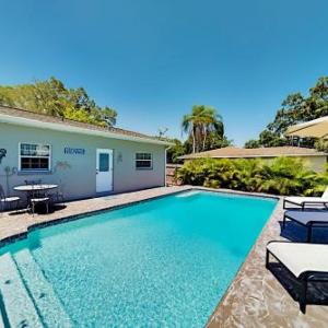 Carefree Poolside Paradise - Hot Tub & Home Office home