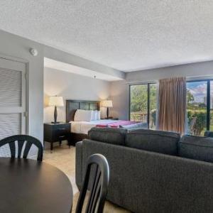 Near Universal - Studio Condo with Private Patio condo