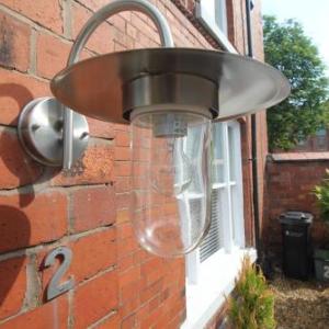 Queens Avenue - Central Chester Home - Sleeps 9
