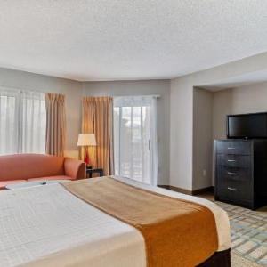 Near Universal Studios - Studio Condo With Private Balcony condo