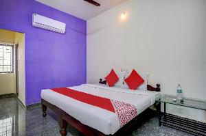 OYO 77801 Golden Park, Vellore