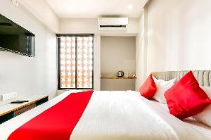 OYO Flagship 77714 Primma INN, Manor