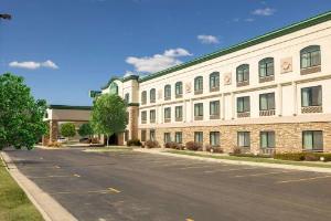 Wingate by Wyndham Gillette, Gillette