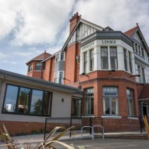 Hotels near Pavilion Theatre Rhyl - Gwesty Links