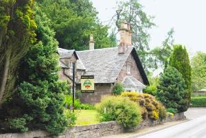 Meikleour Arms Hotel & Restaurant, Perth