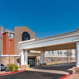 Holiday Inn Express & Suites Albuquerque-N. Balloon Fsta Park an IHG Hotel